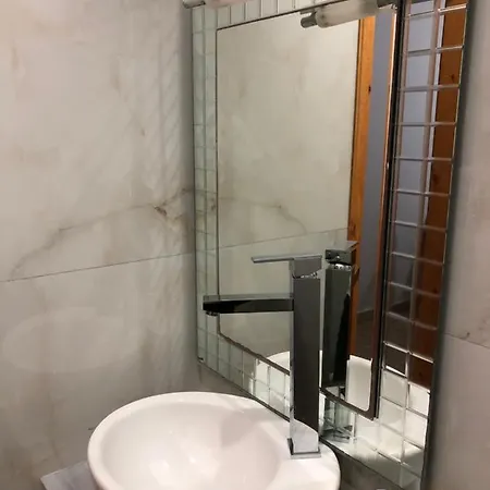 Apartamento Center Piro Himare