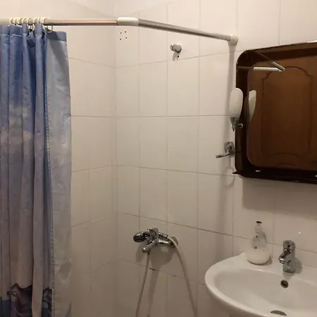 Center Pirro Apartment Himare
